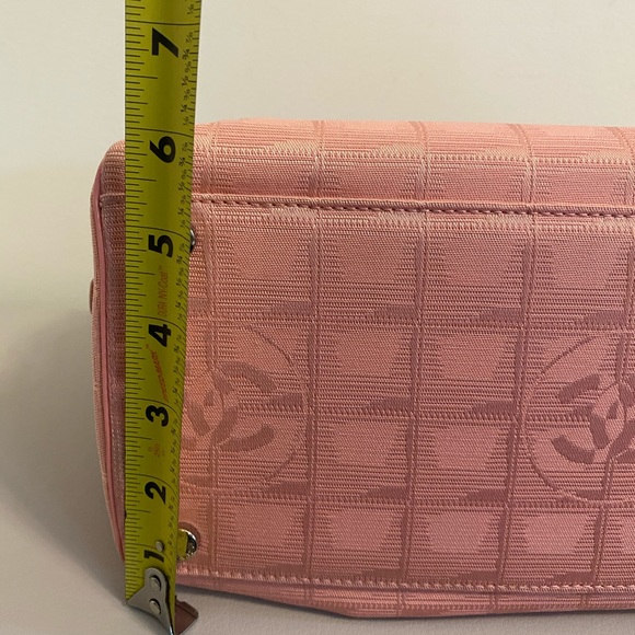 Authentic Chanel pink purse with cc logos - Picture 12 of 16